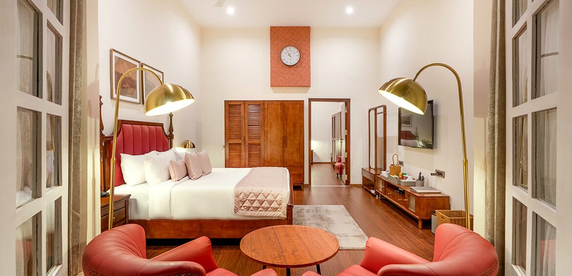 luxury georgian suite room