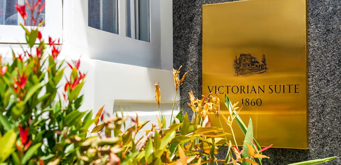 luxury victorian suite room