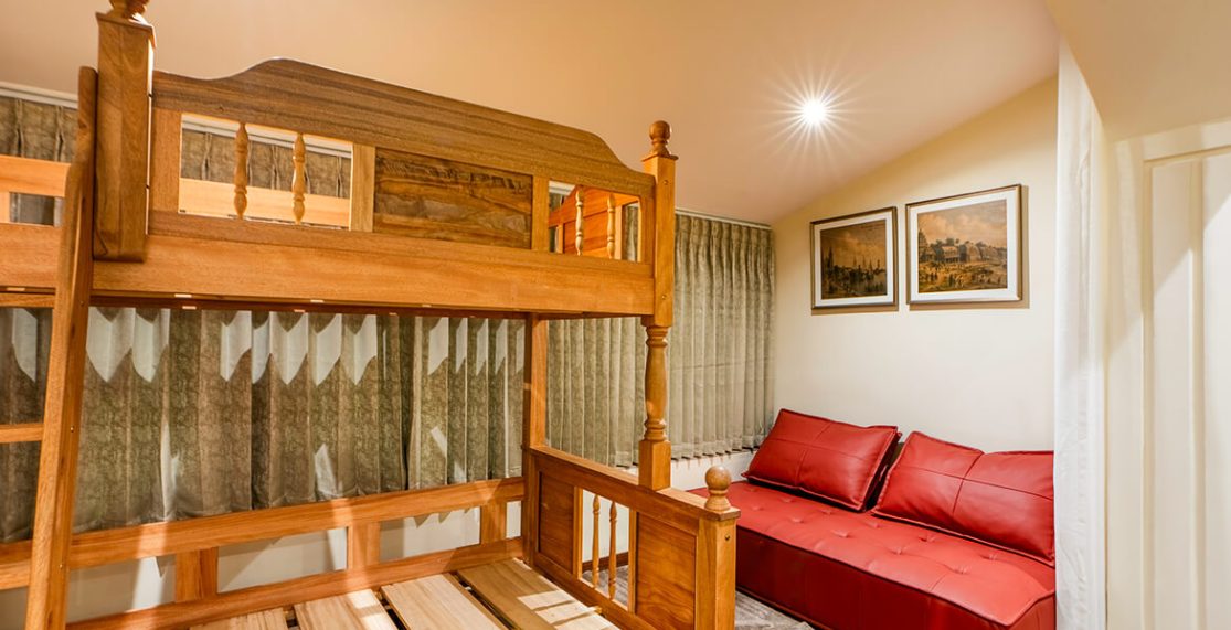 Windsor Suite Room