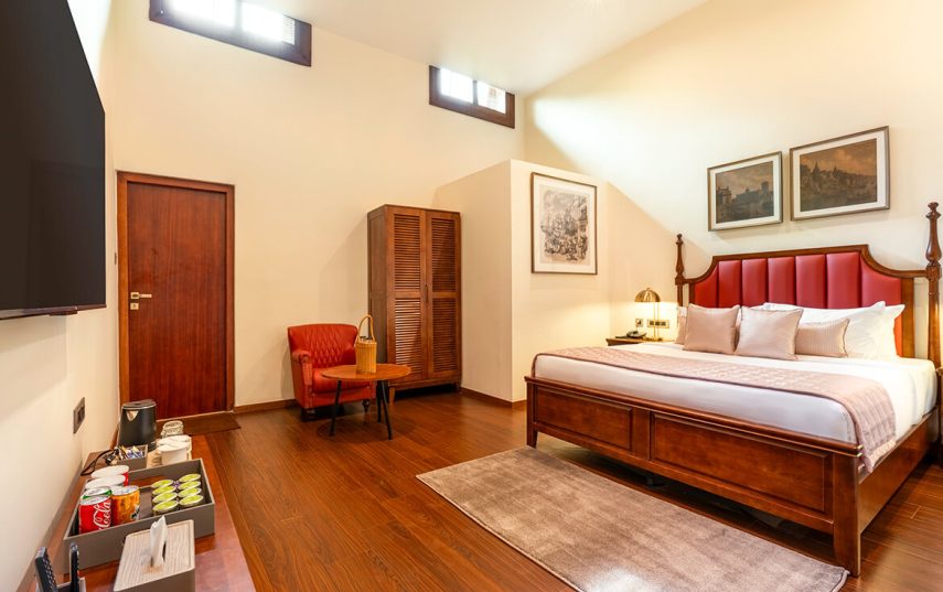 ooty tudor suite bedroom