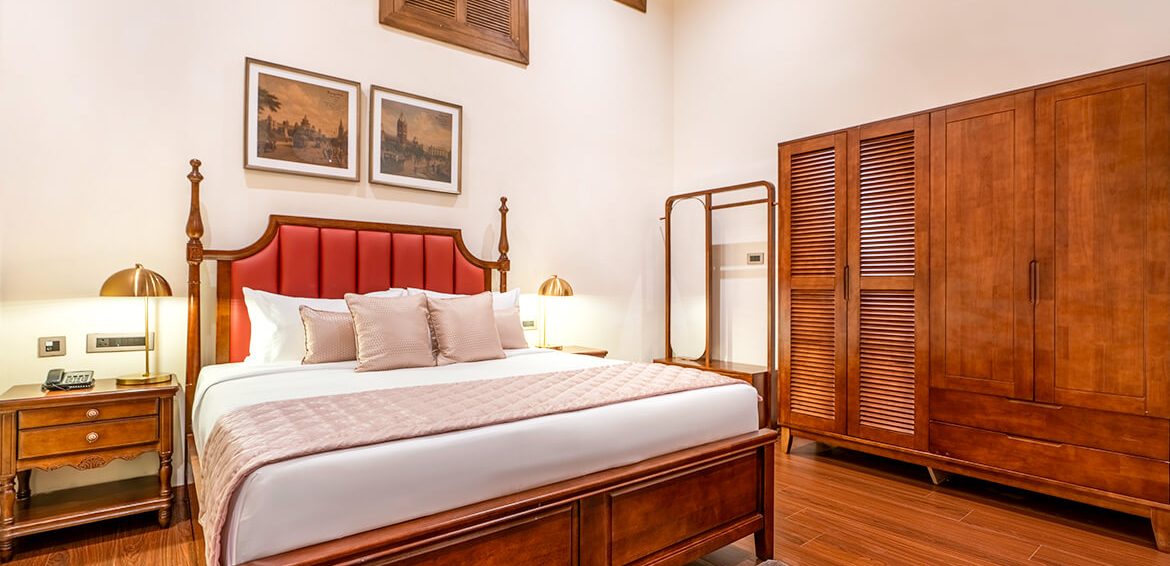 spacious georgian suite room