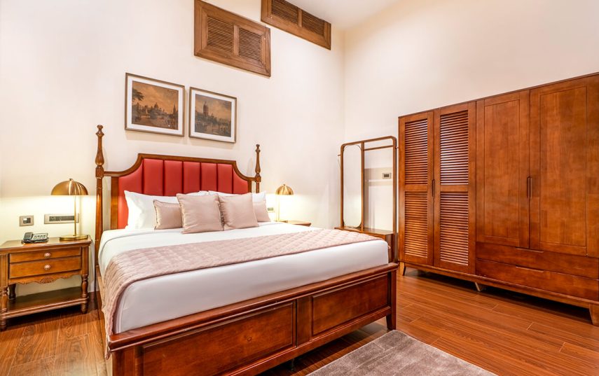 spacious georgian suite room