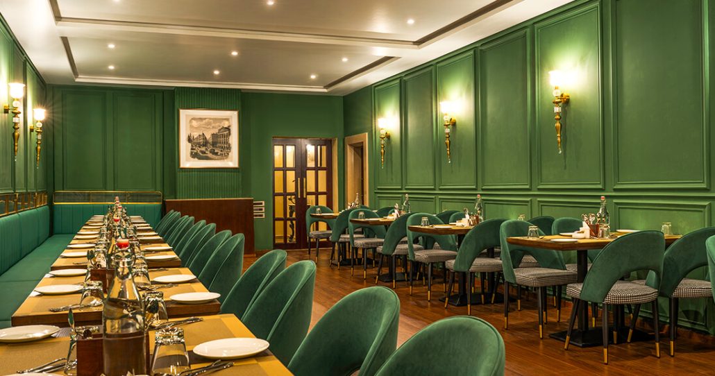 luxury resort restaurant ooty